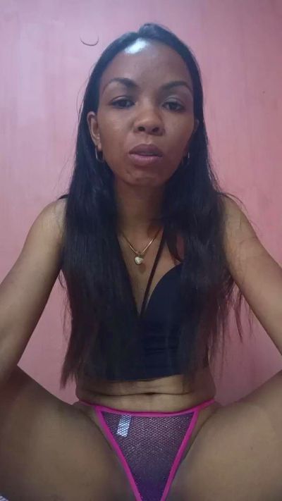 ninahotty_xxx live from Madagascar