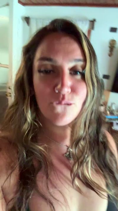 pepitasexita live from Chile