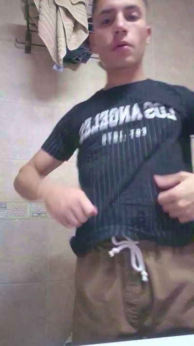 pequeboy_hot live from Argentina