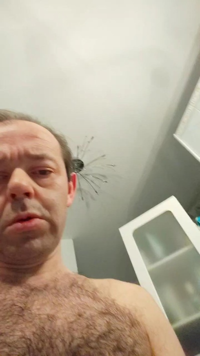 pisellone281 live from Italy