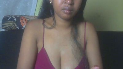 queenihot live from Madagascar