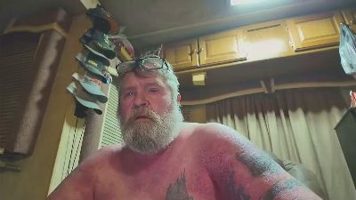 rblyll live from United States