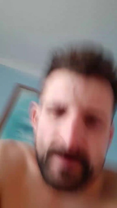 reecechown3 live from United Kingdom