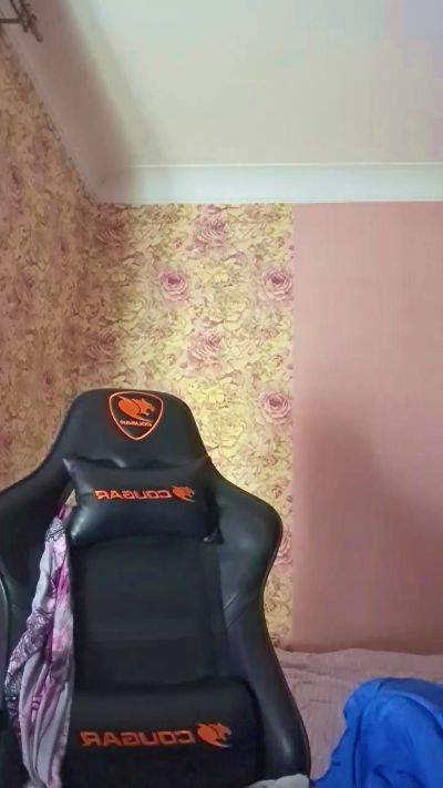 roses_sexy live from United Kingdom