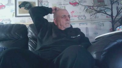 sexymanlol live from United Kingdom