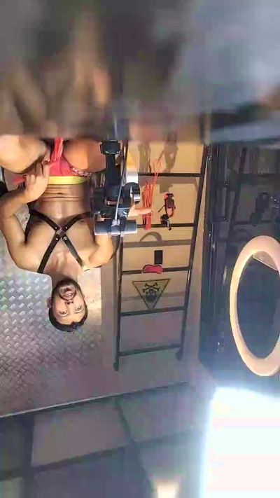 srpuppyleather live from Colombia