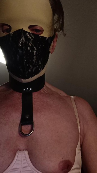 stephanietrav73 live from Belgium