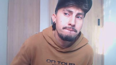 theo_collins live from Colombia