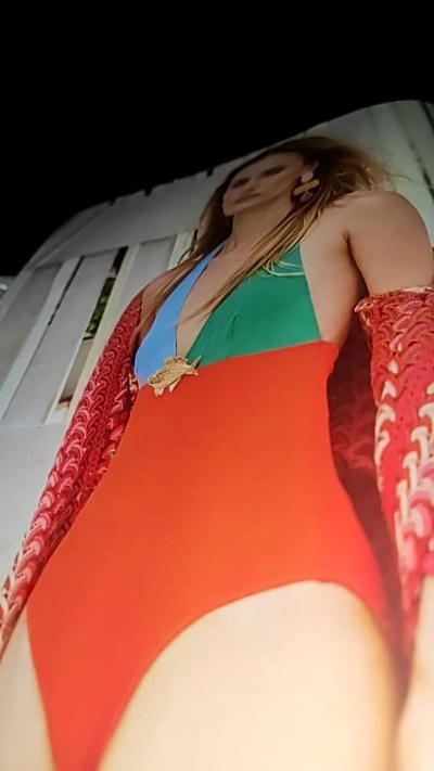 trhuan live from Spain