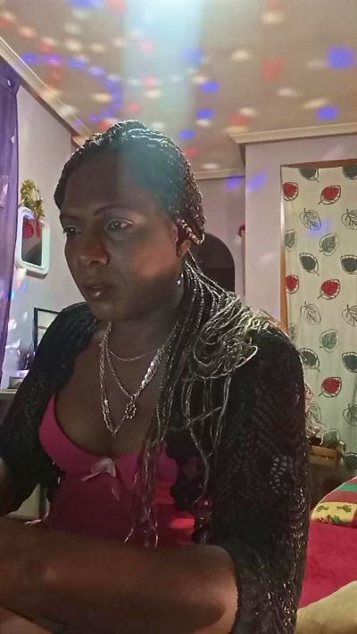 tsdebyxx live from Spain