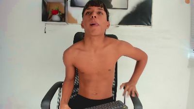 tyler_twink_boy live from United States