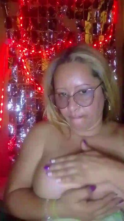 vanesa223 live from Venezuela